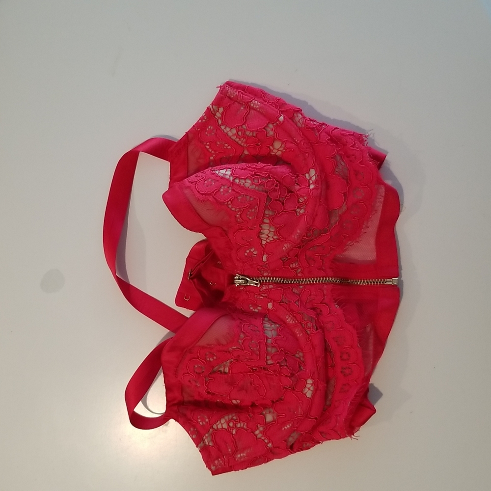 Victoria secret long line bra size 36b red color with zipper on front